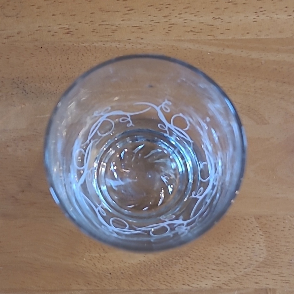 SMALL CLEAR GLASS TUMBLER Swirl Detail Whisky Shot Glasses, Set of 4 - Picture 7 of 14